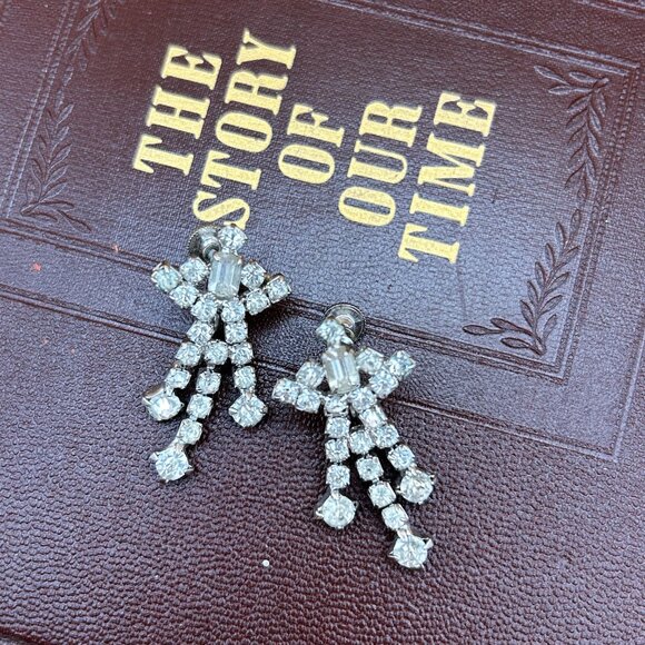 Vintage Avon Silver Tone Rhinestone Tennis Bracelet – Floral Vine Design, Signed - Picture 5 of 8